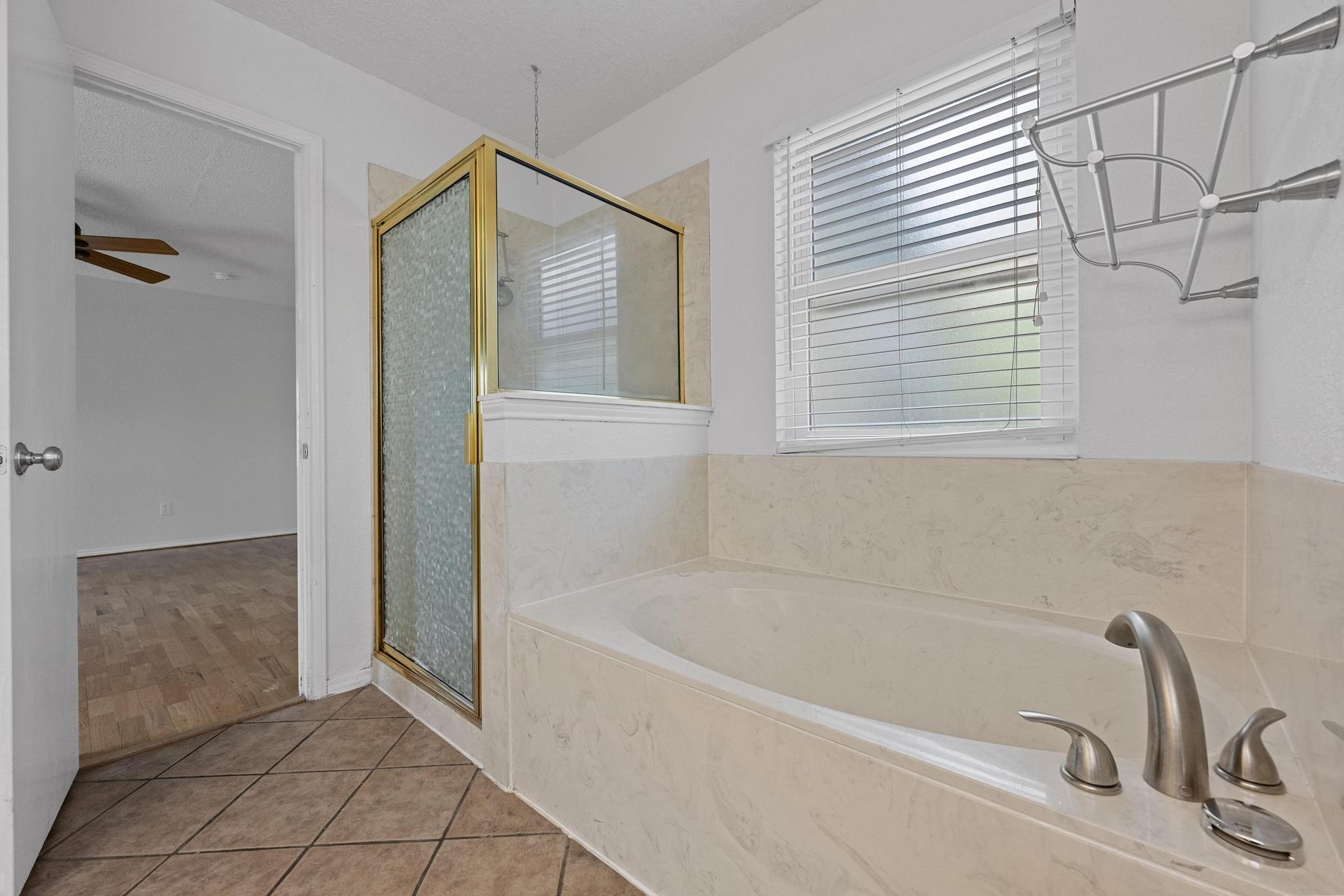4000 Cortina DR