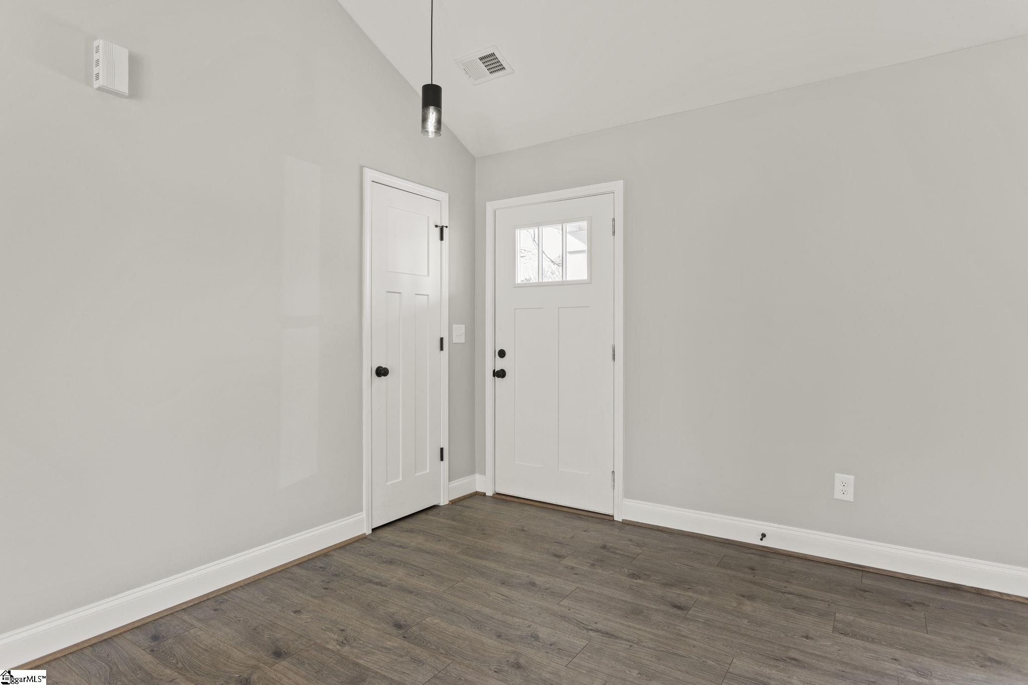 1006 Bolt Drive