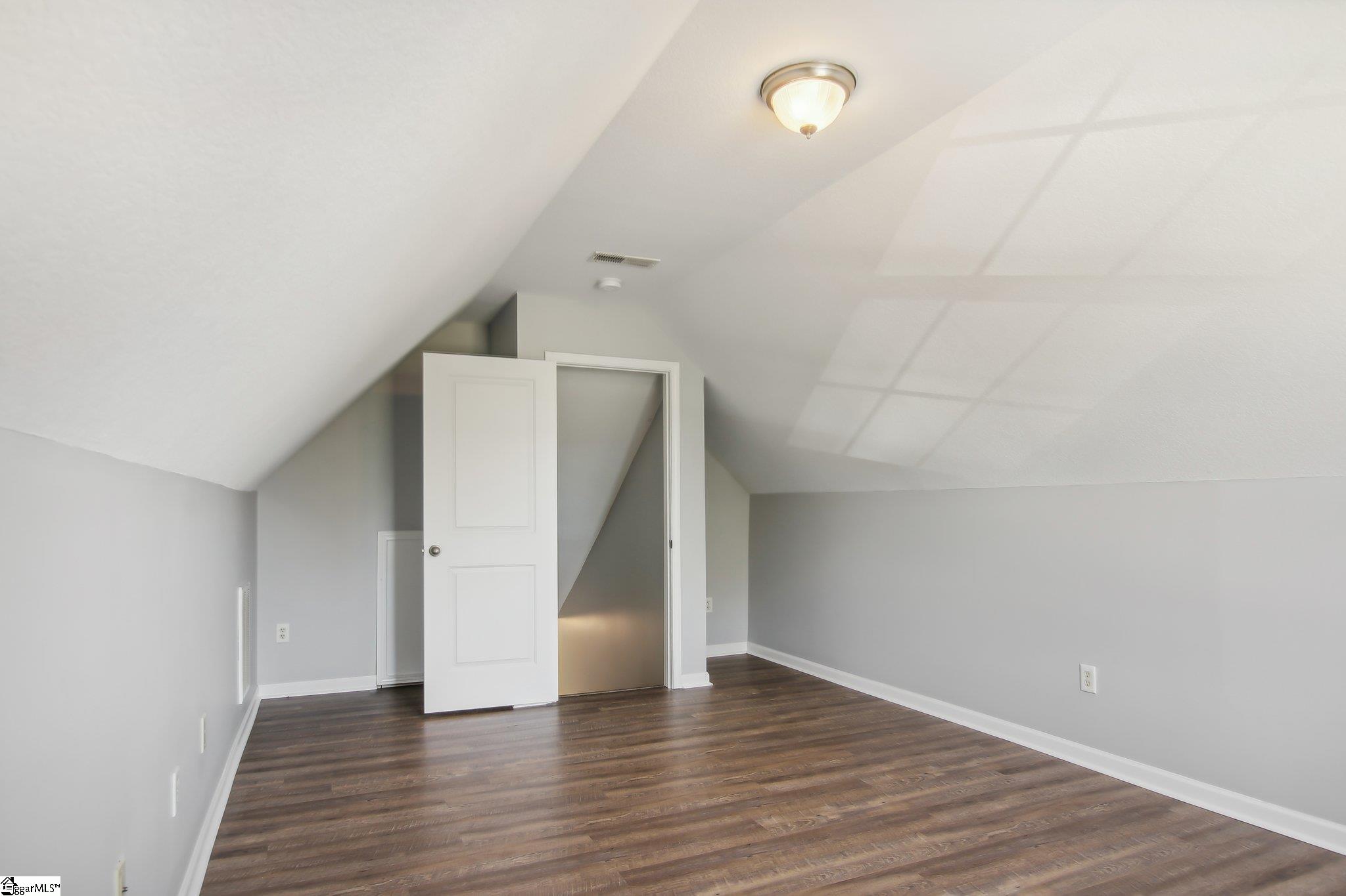 120 Bascom Court