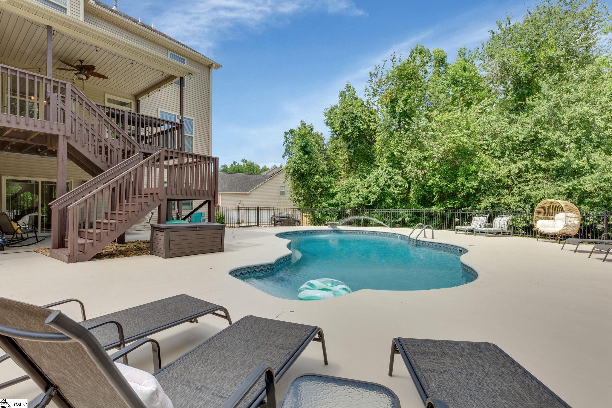222 Willowgreen Way