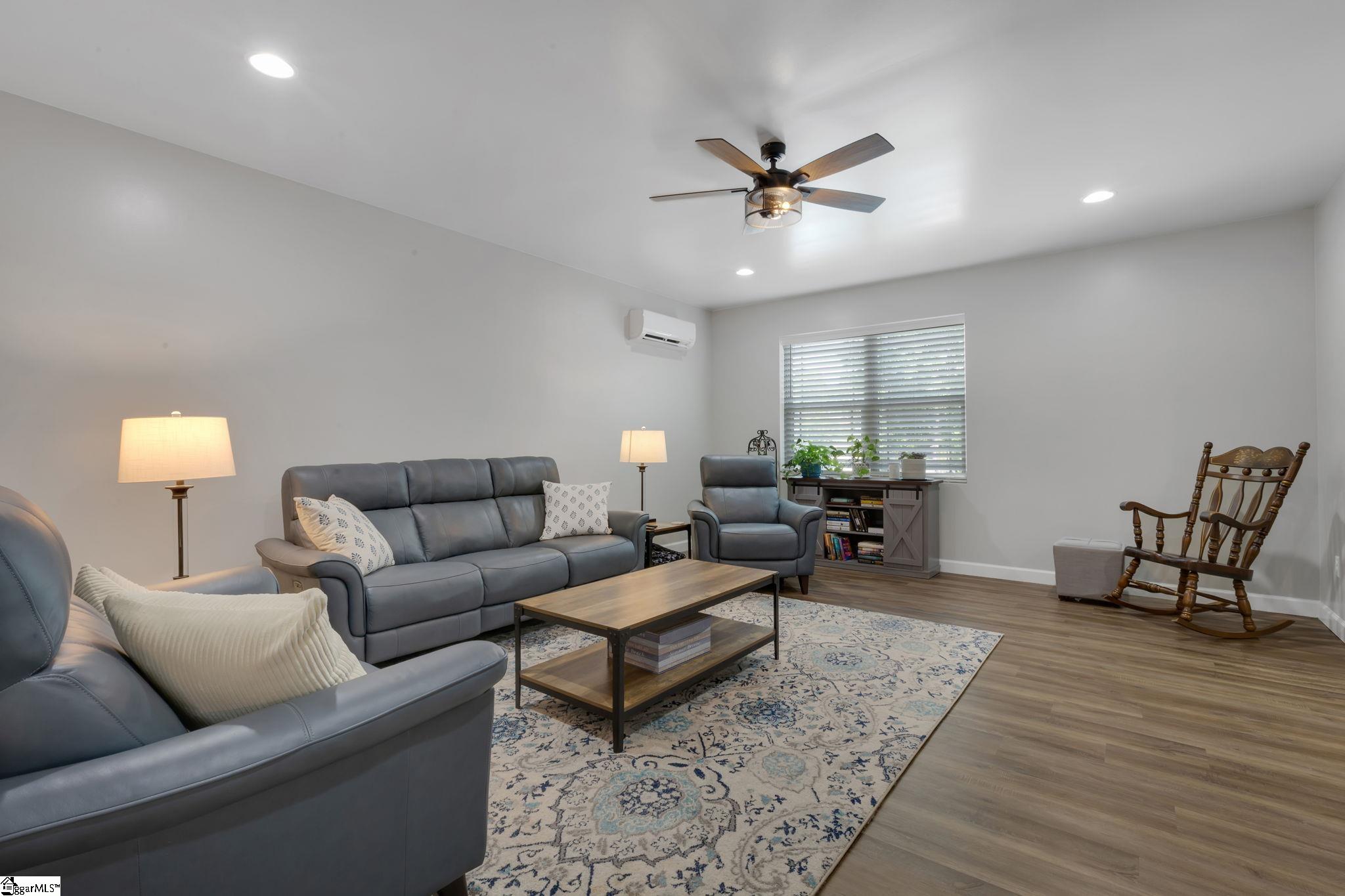 222 Willowgreen Way