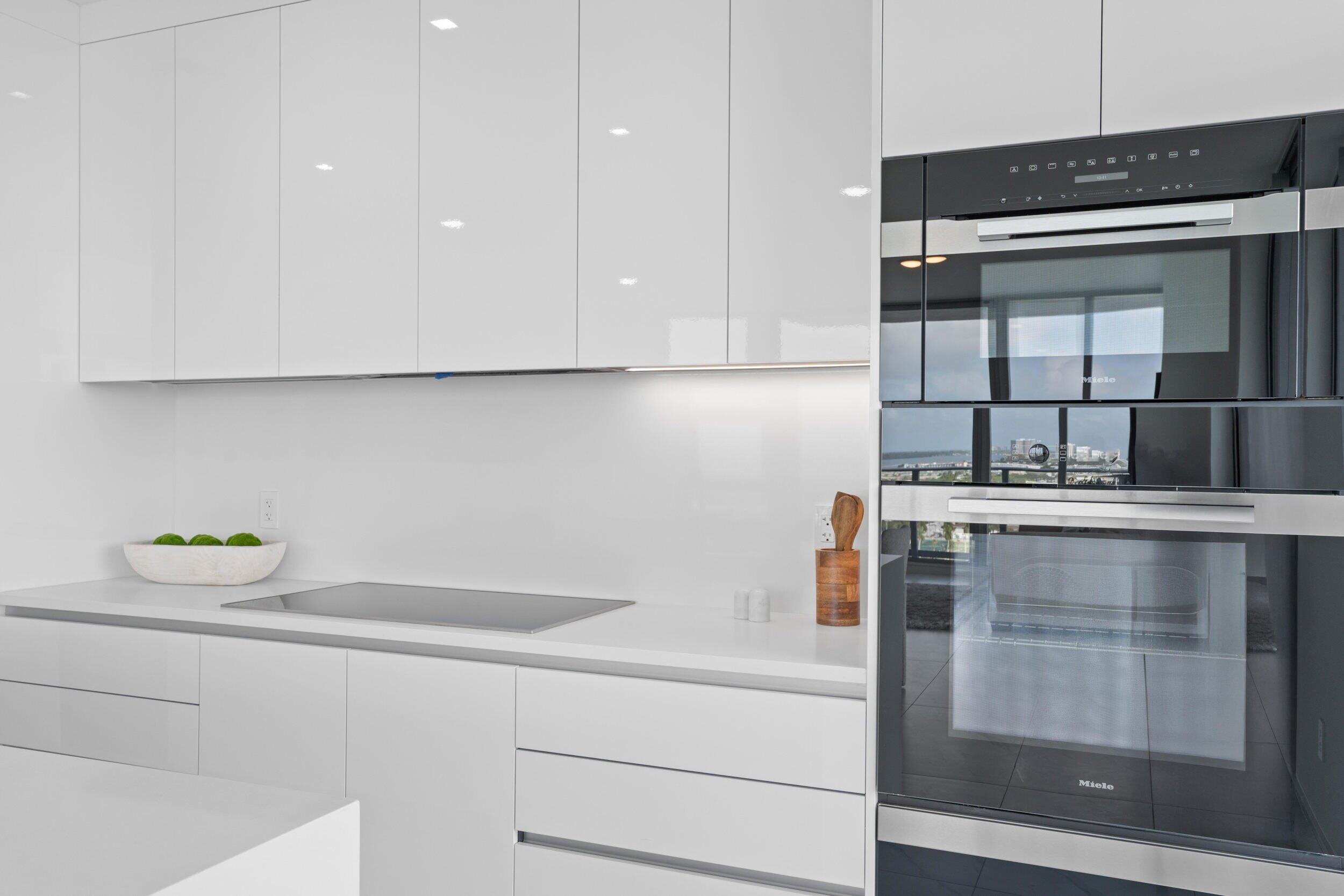 220 Lake Shore Drive 1523