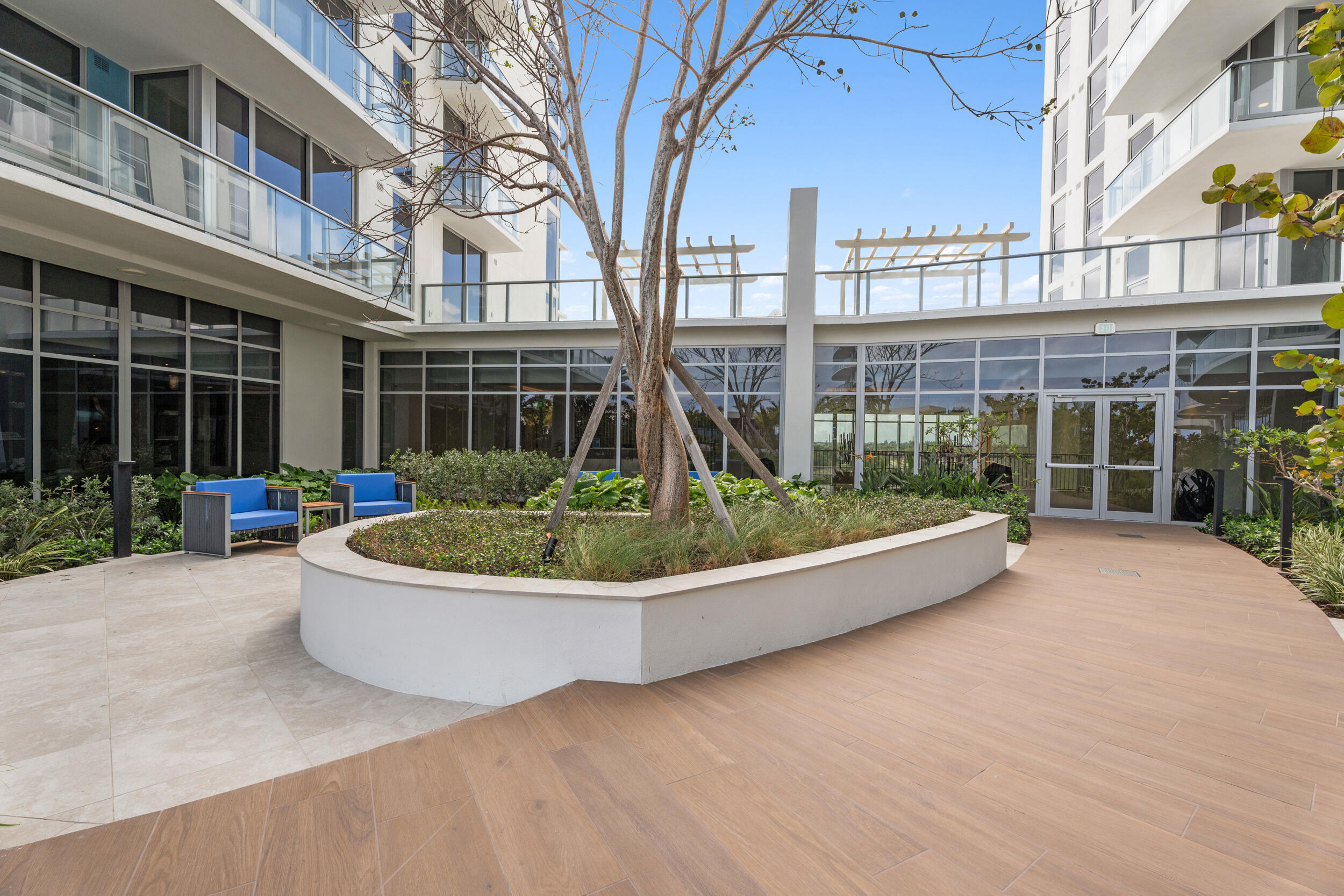 220 Lake Shore Drive 1523