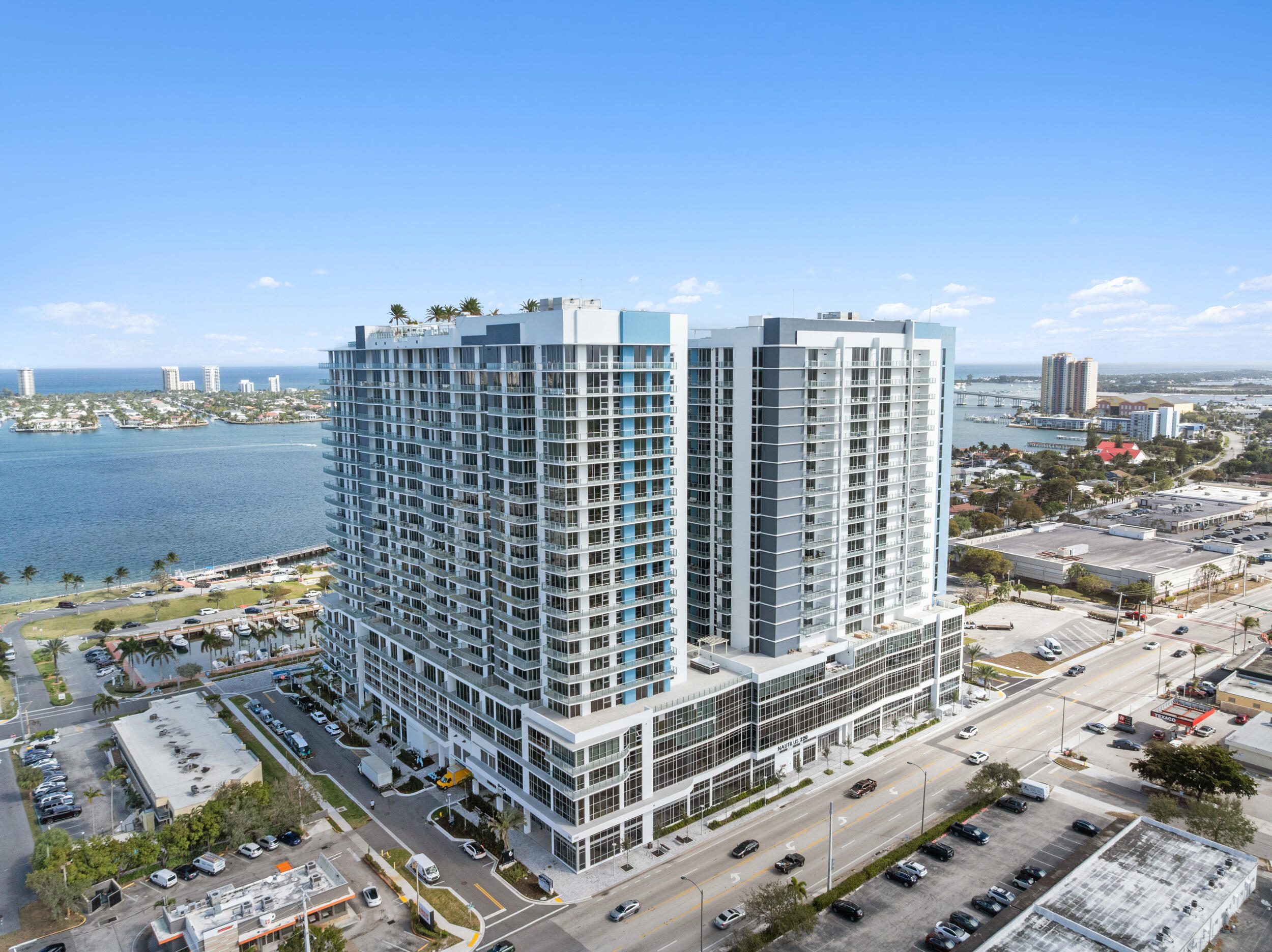 220 Lake Shore Drive 1523