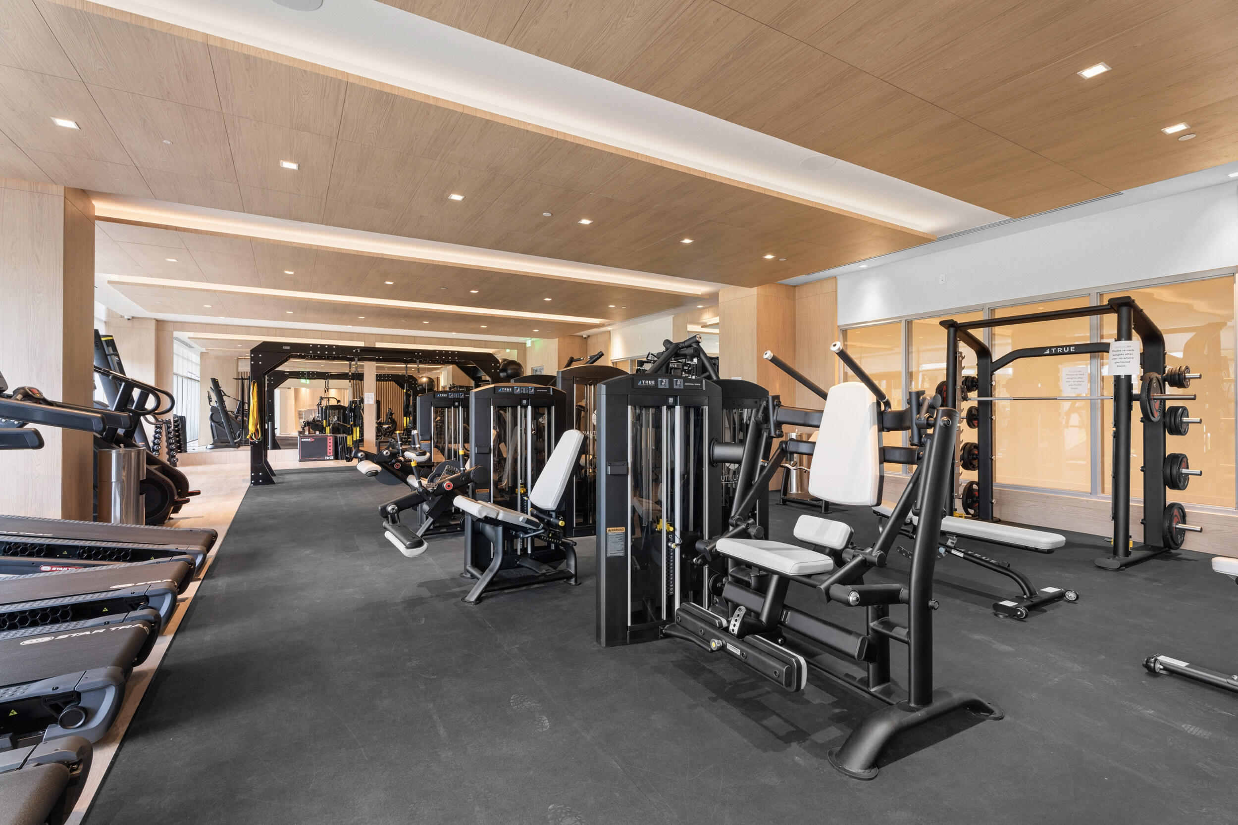 220 Lake Shore Drive 1523