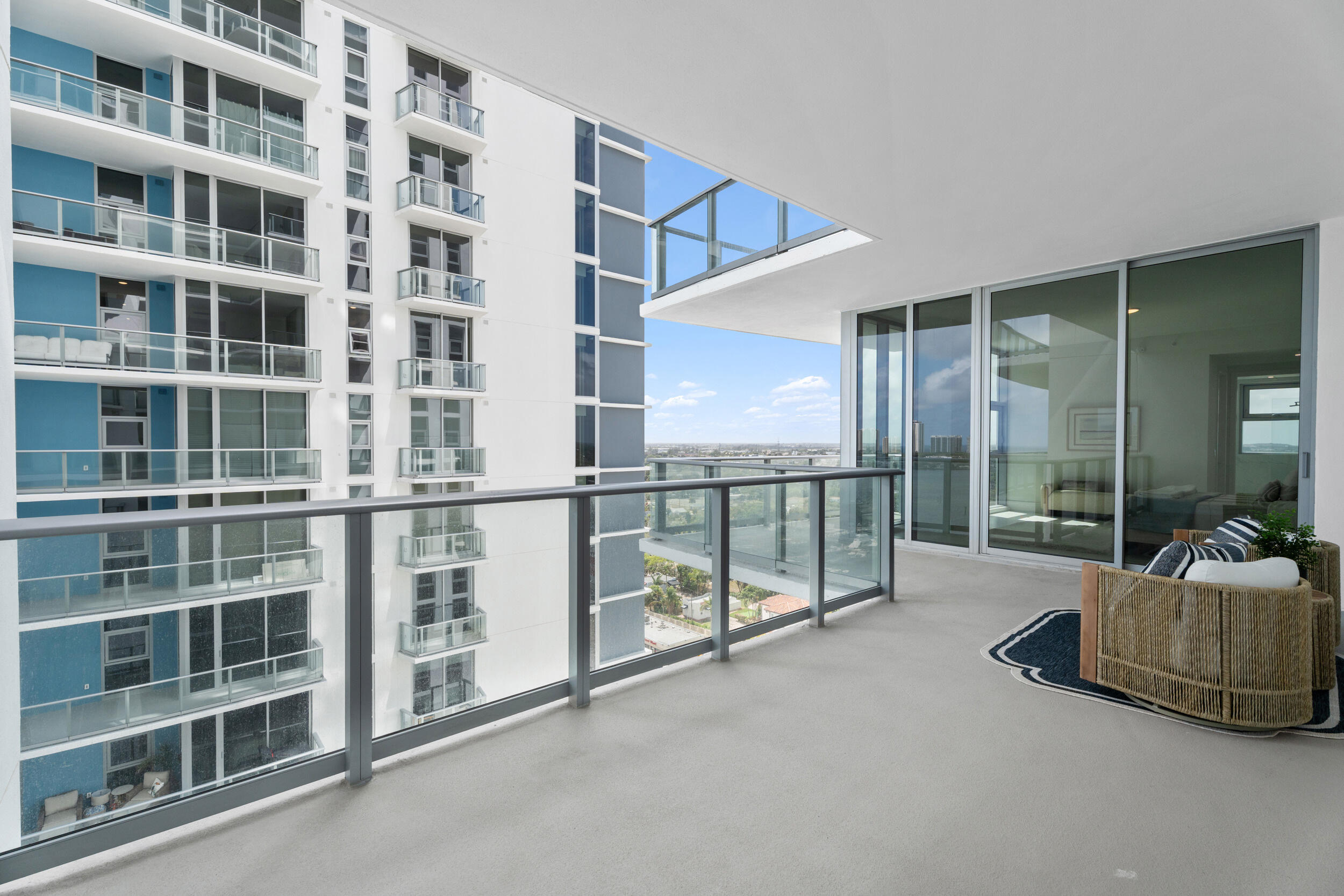 220 Lake Shore Drive 1523