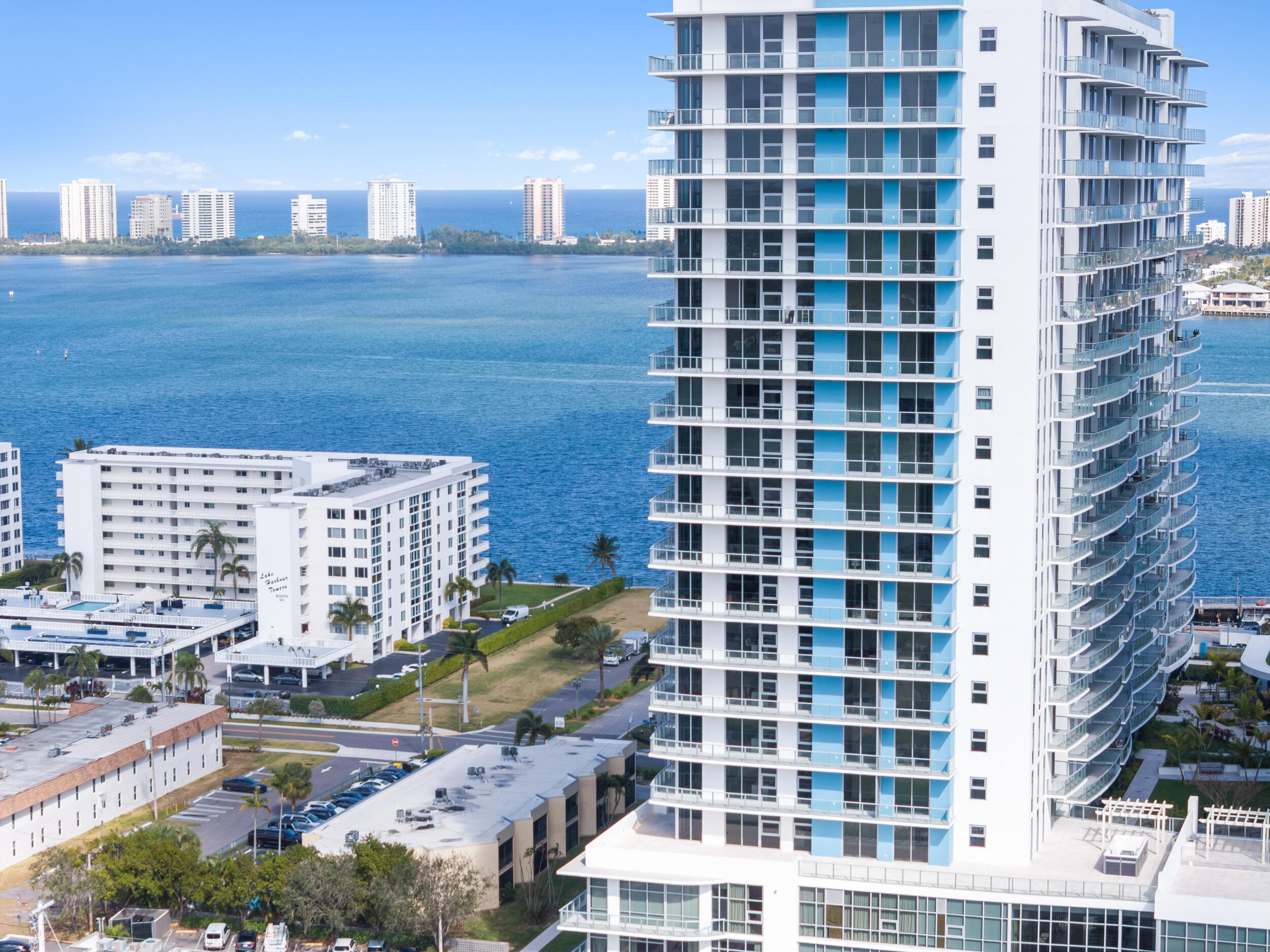220 Lake Shore Drive 1523