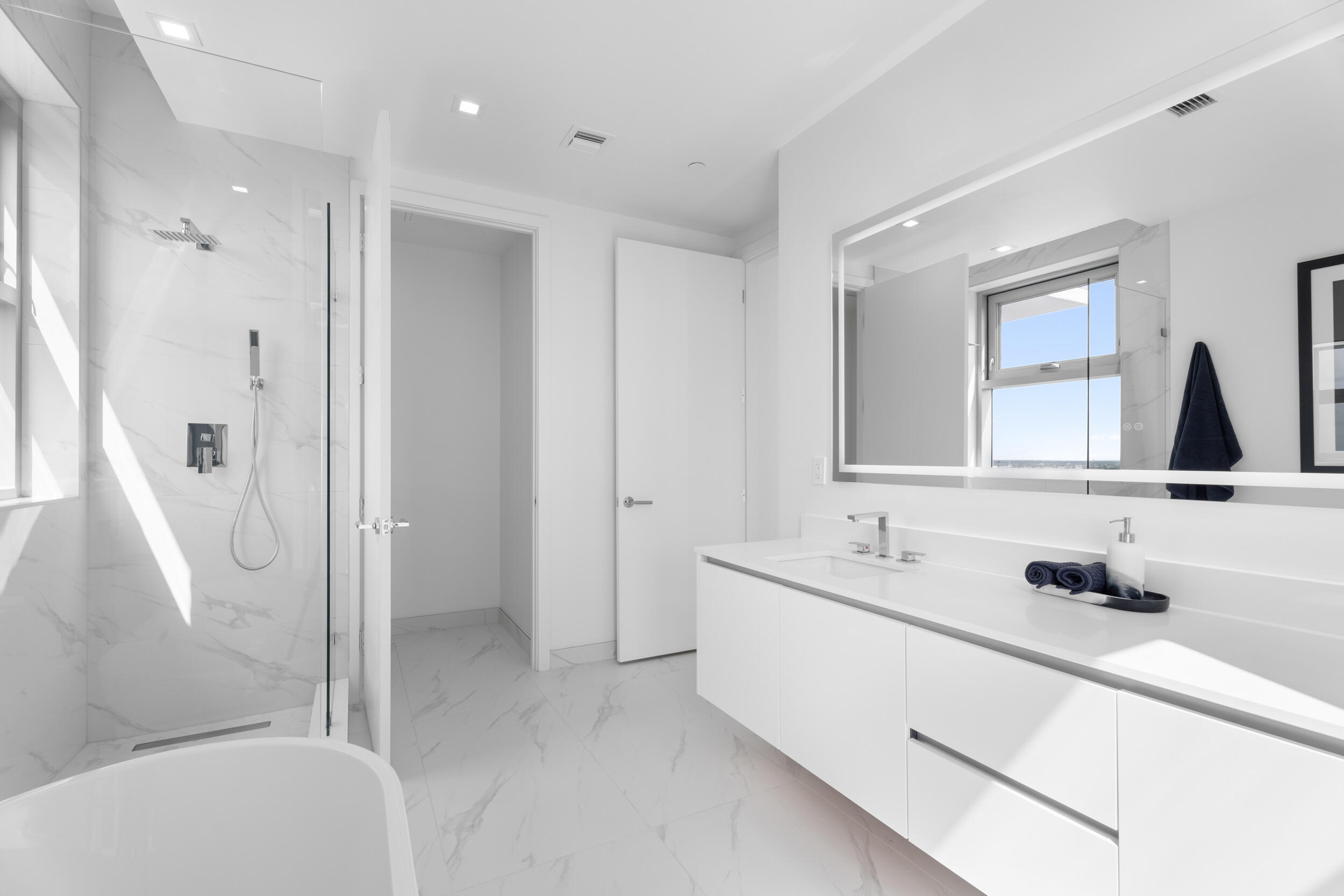 220 Lake Shore Drive 1523