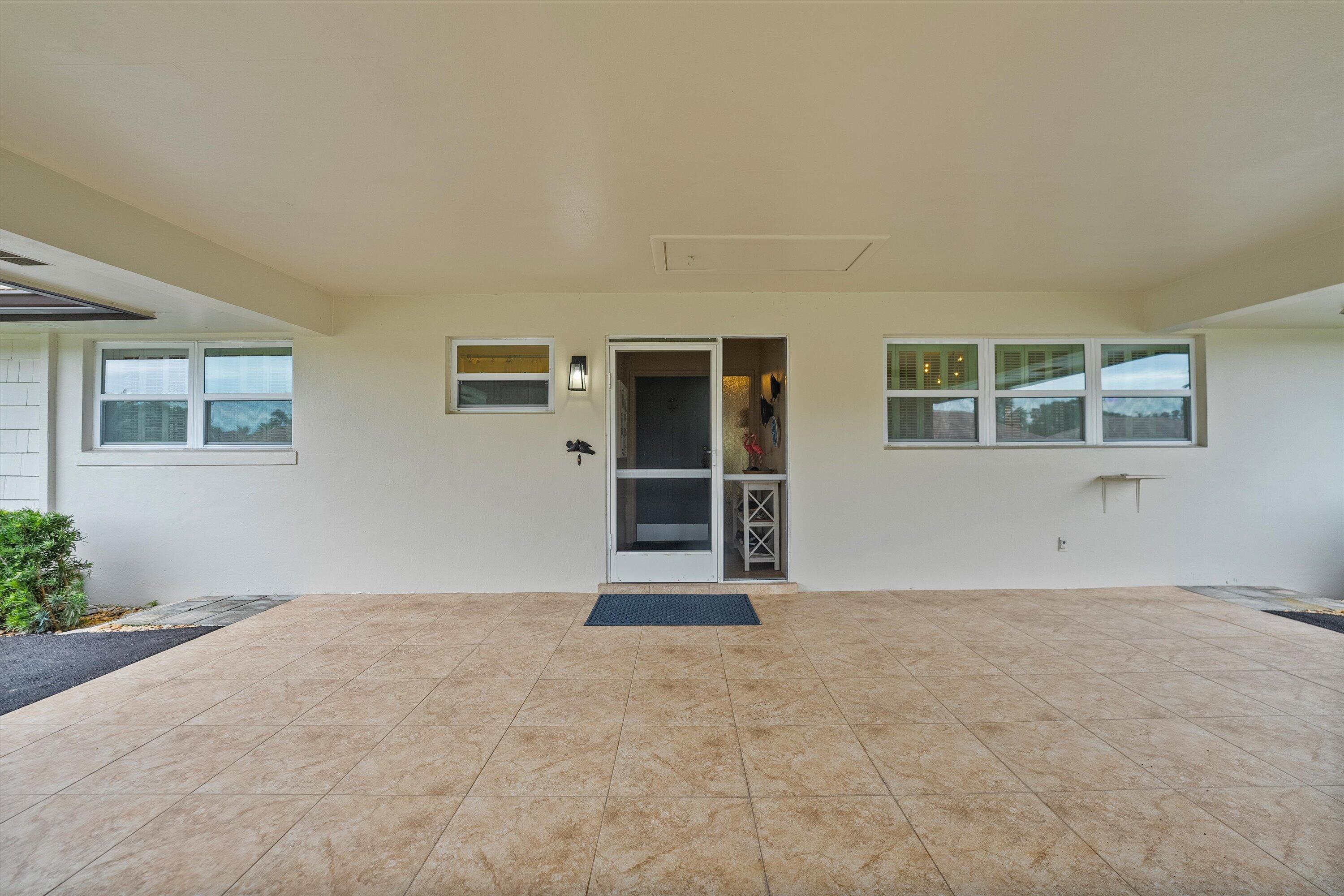 320 Villa Drive S