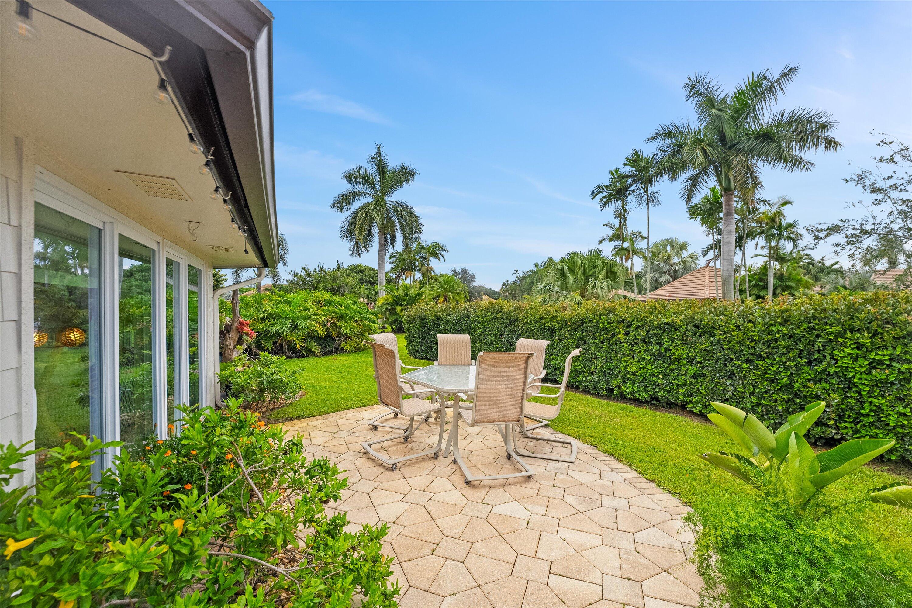 320 Villa Drive S