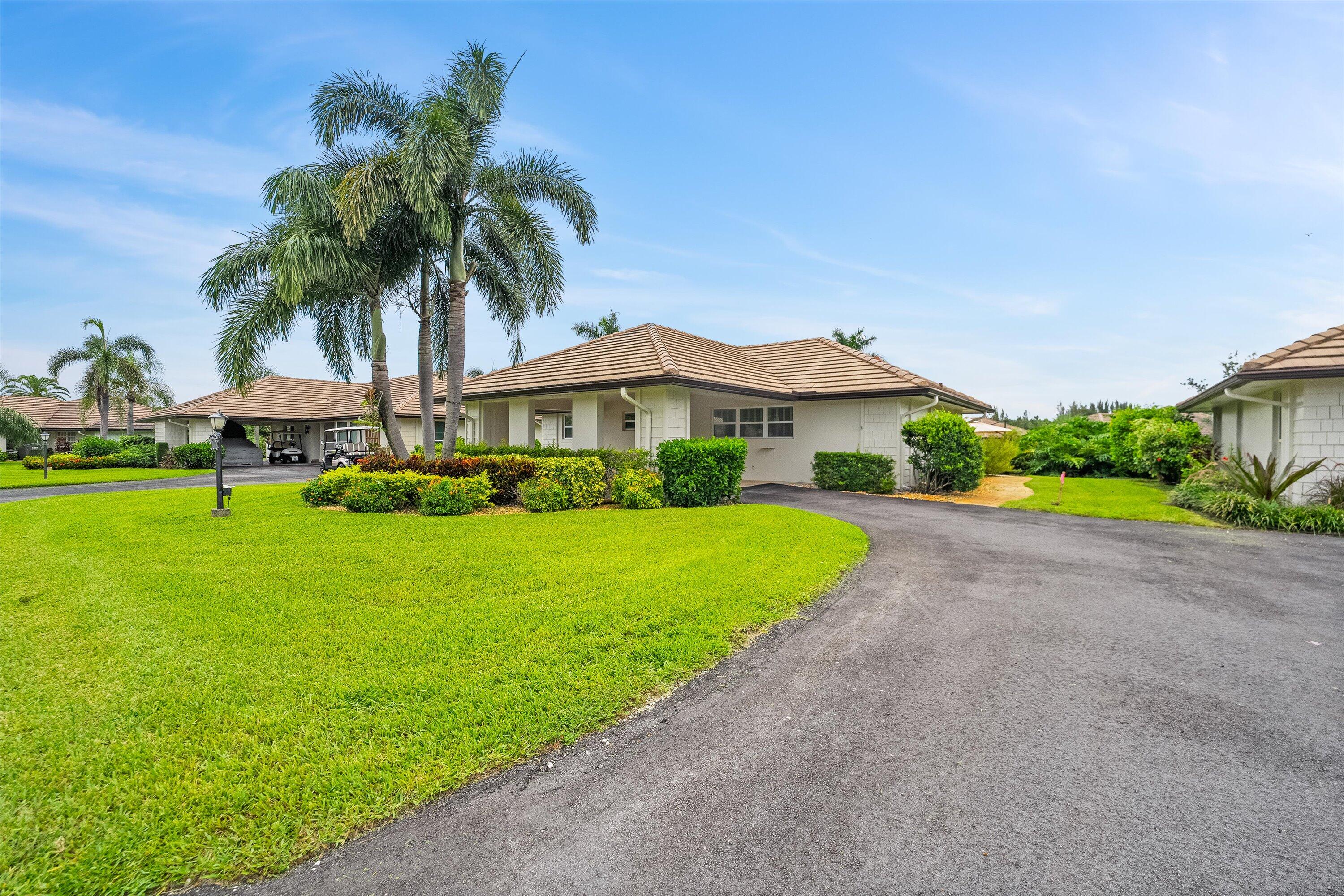 320 Villa Drive S