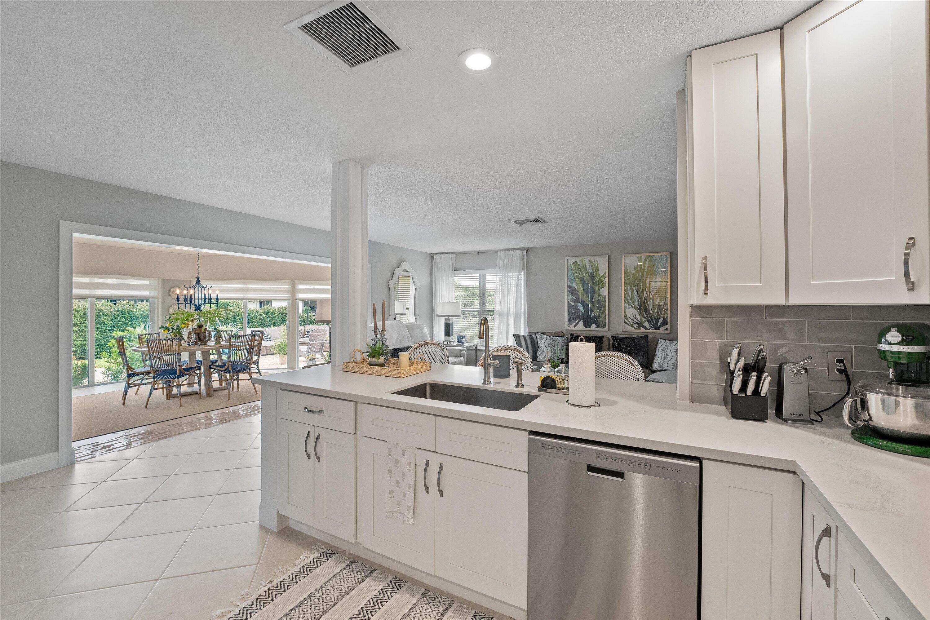 320 Villa Drive S