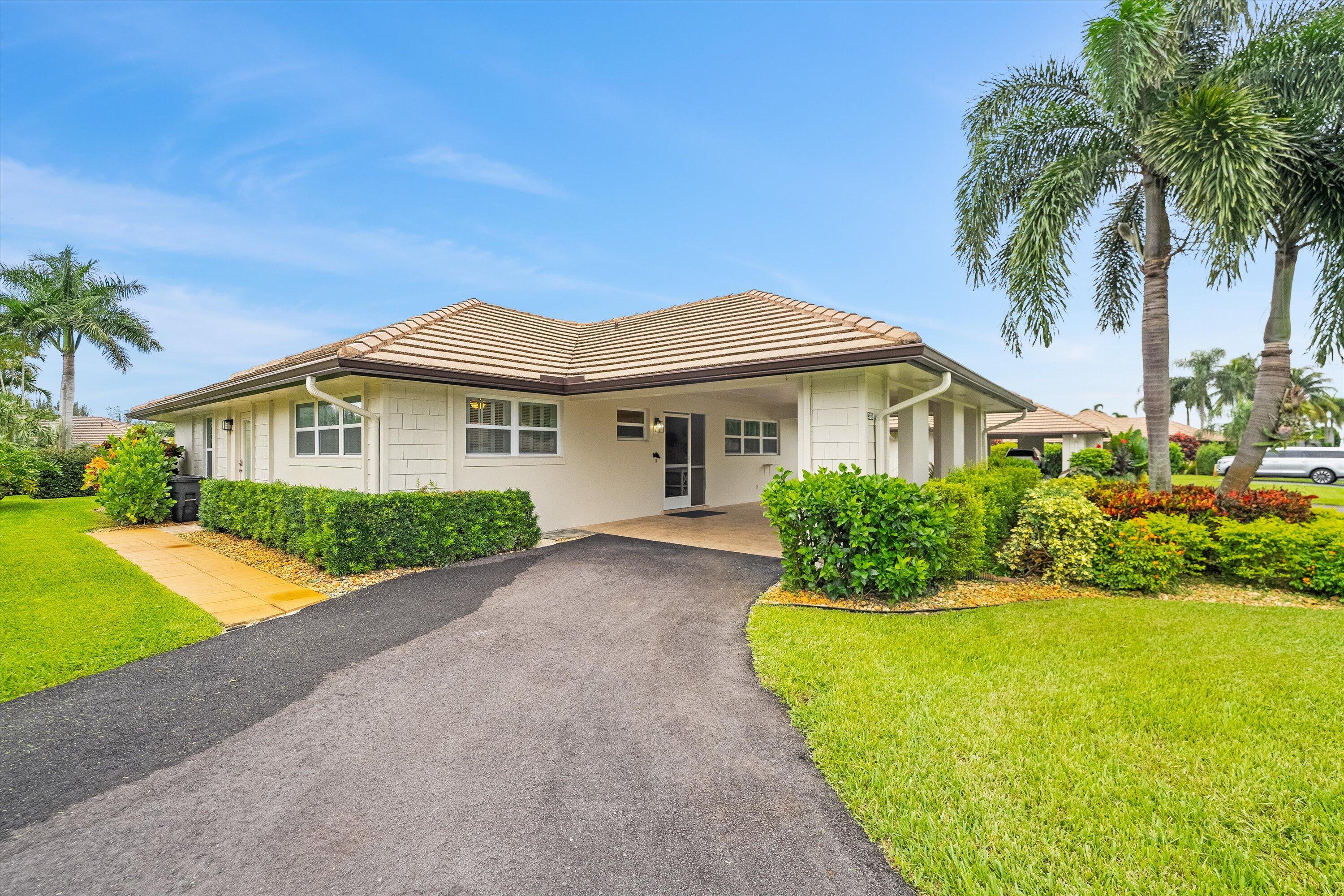 320 Villa Drive S