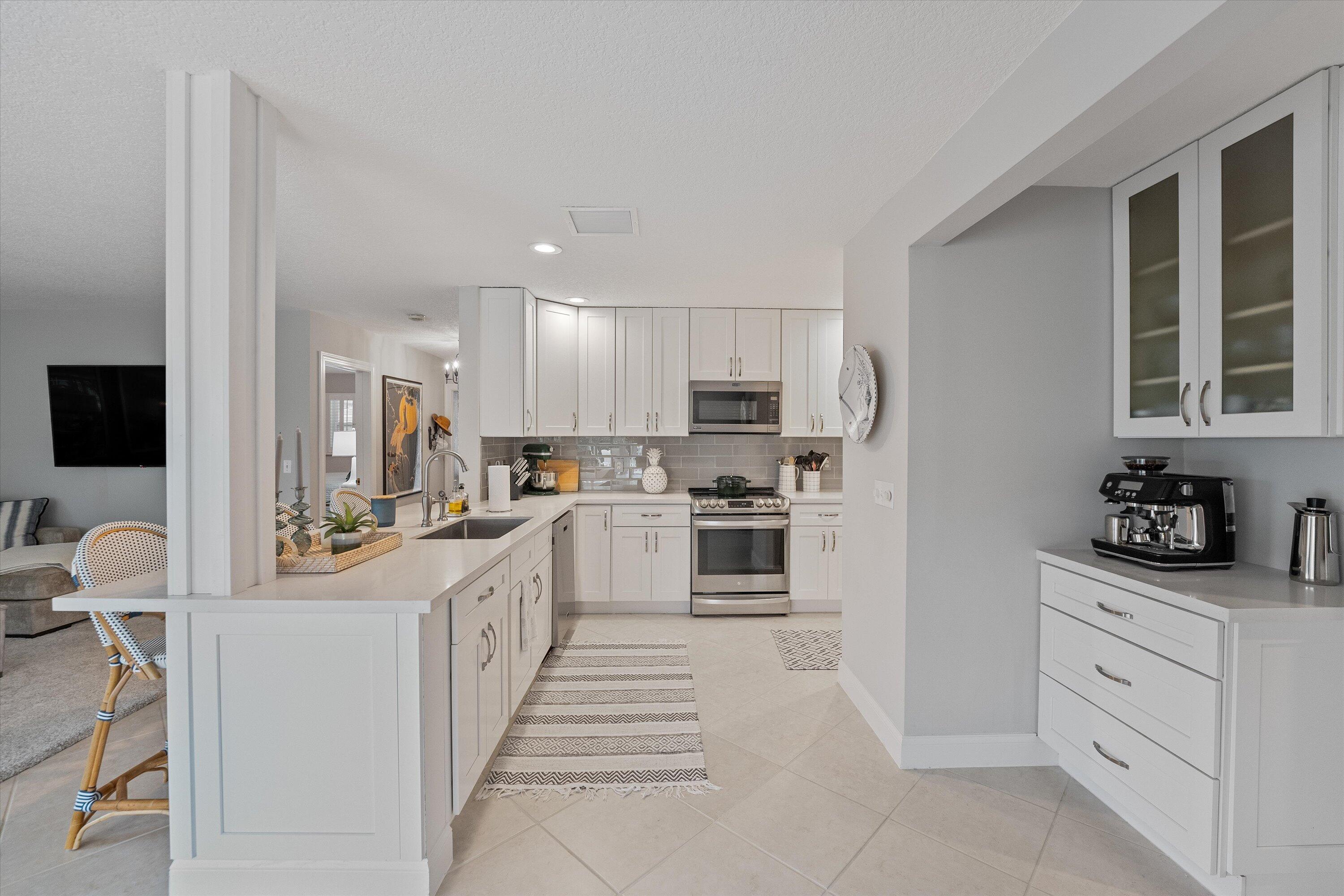 320 Villa Drive S