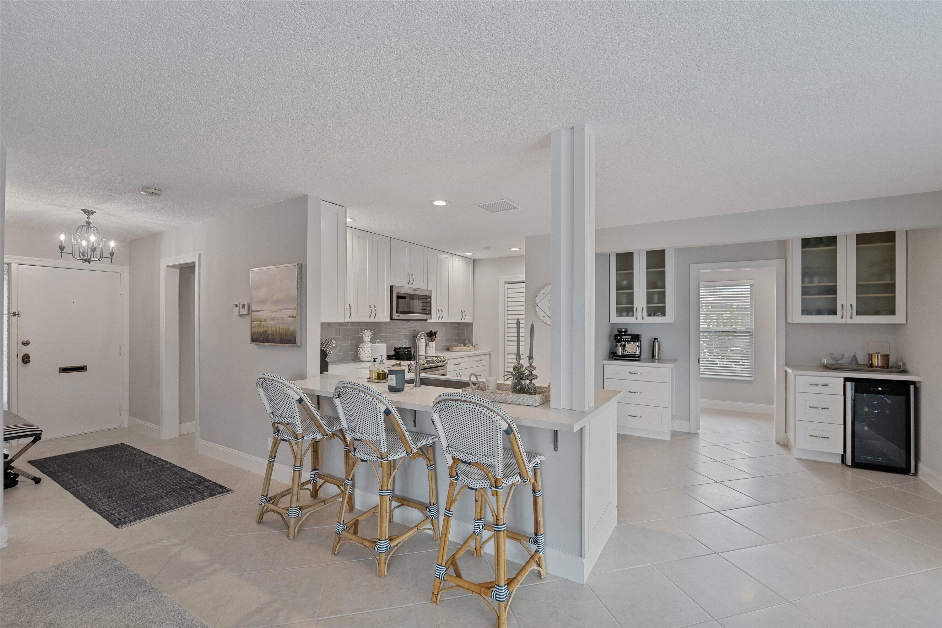 320 Villa Drive S