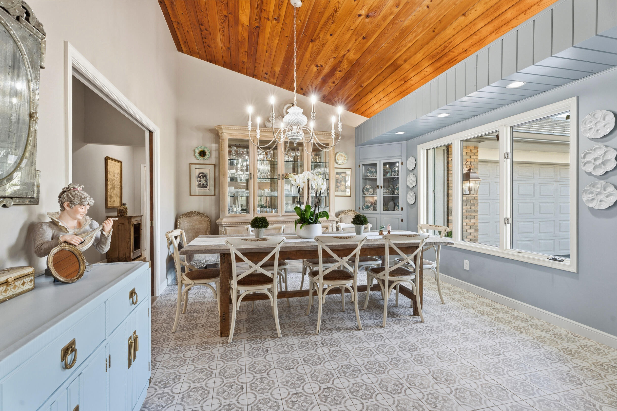 427 Glenbrook Drive