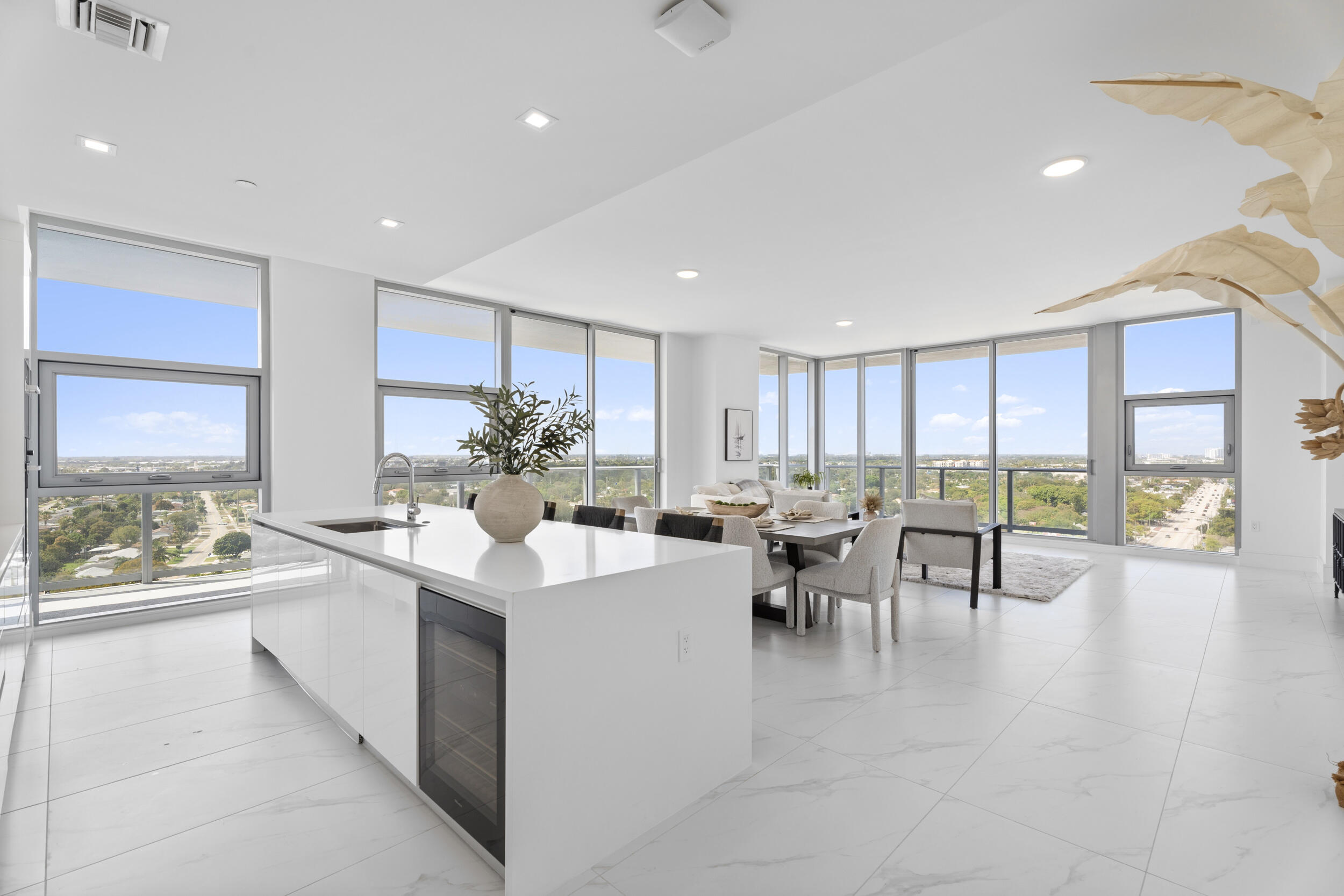 220 Lake Shore Drive 1523