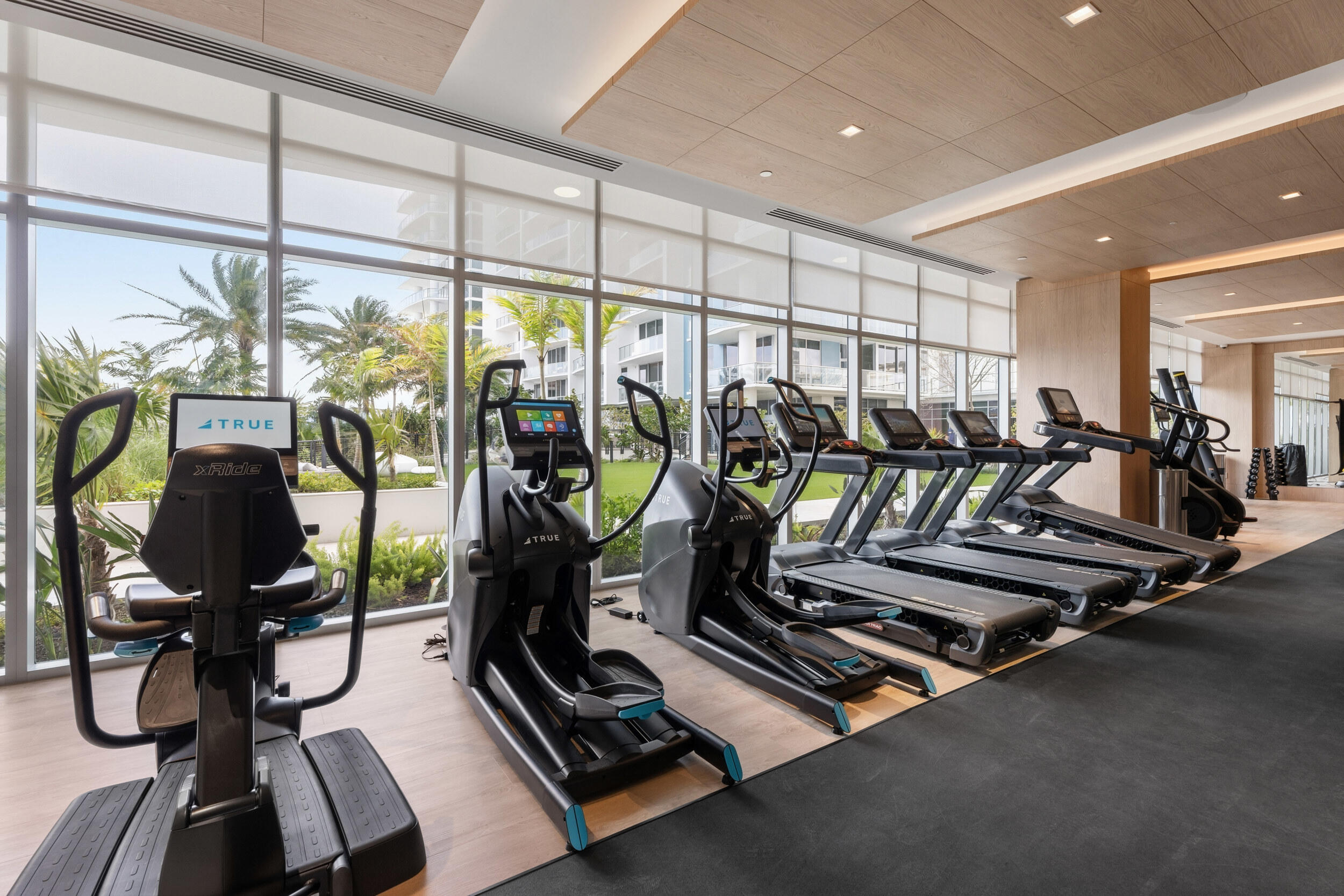 220 Lake Shore Drive 1523