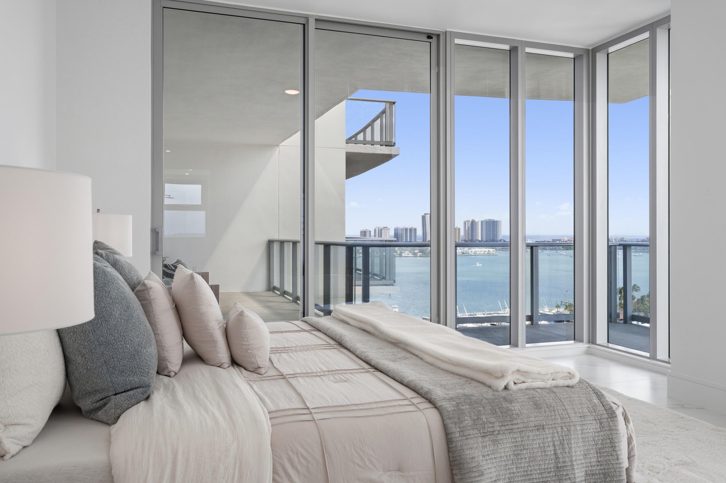 220 Lake Shore Drive 1523