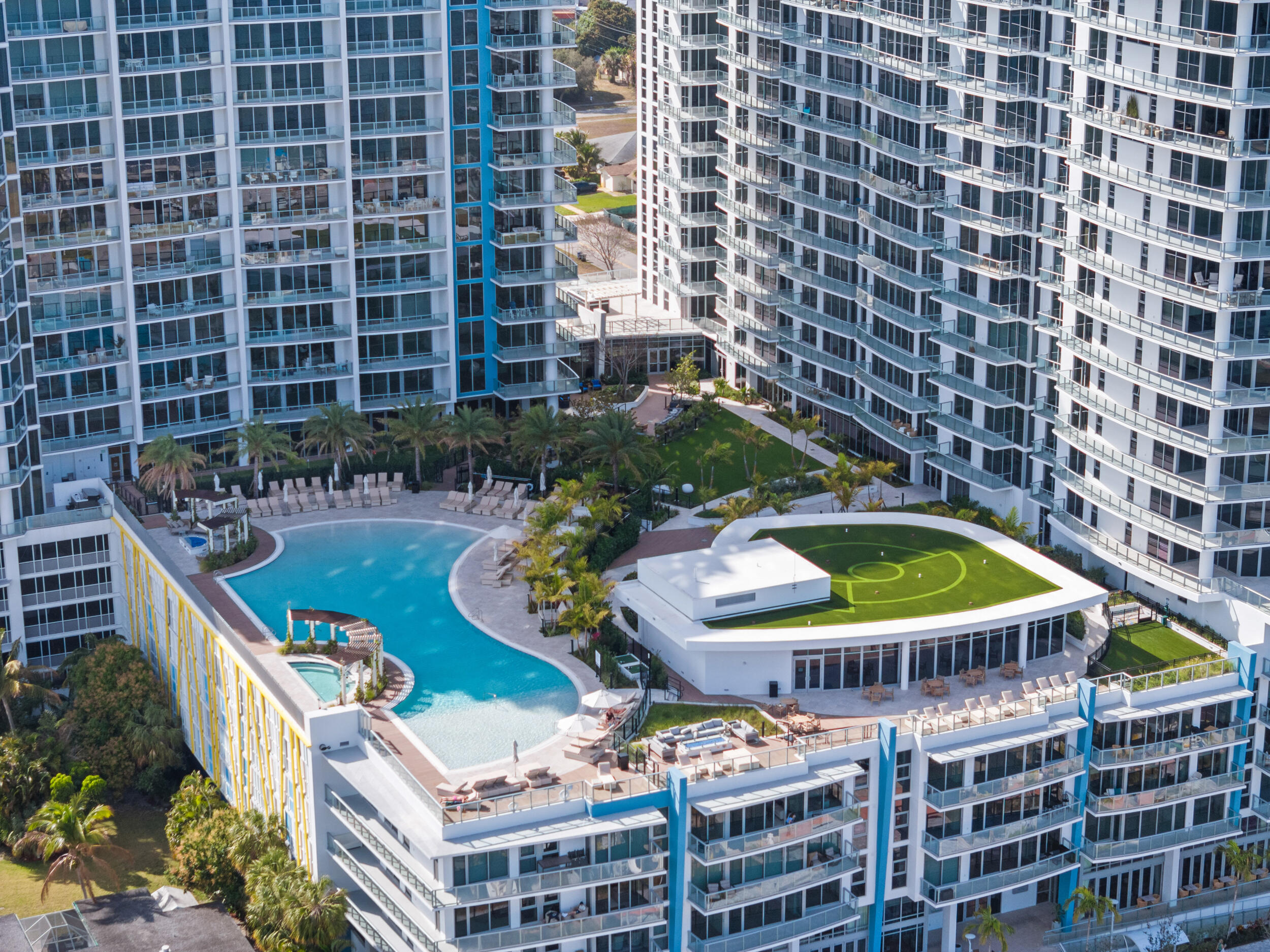 220 Lake Shore Drive 1523