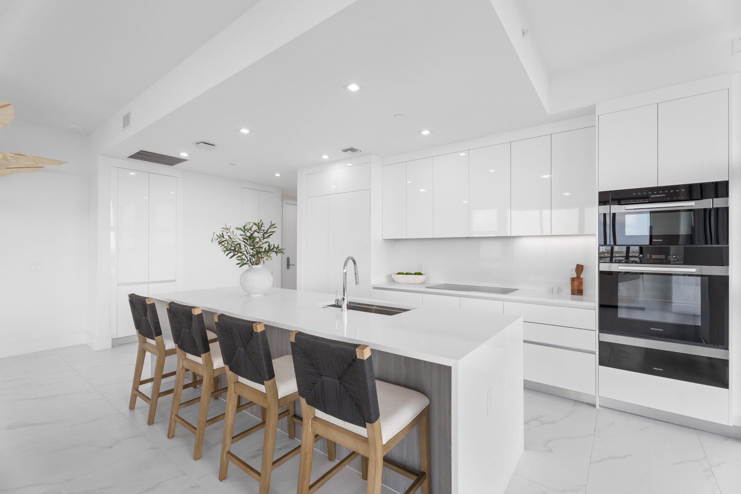 220 Lake Shore Drive 1523