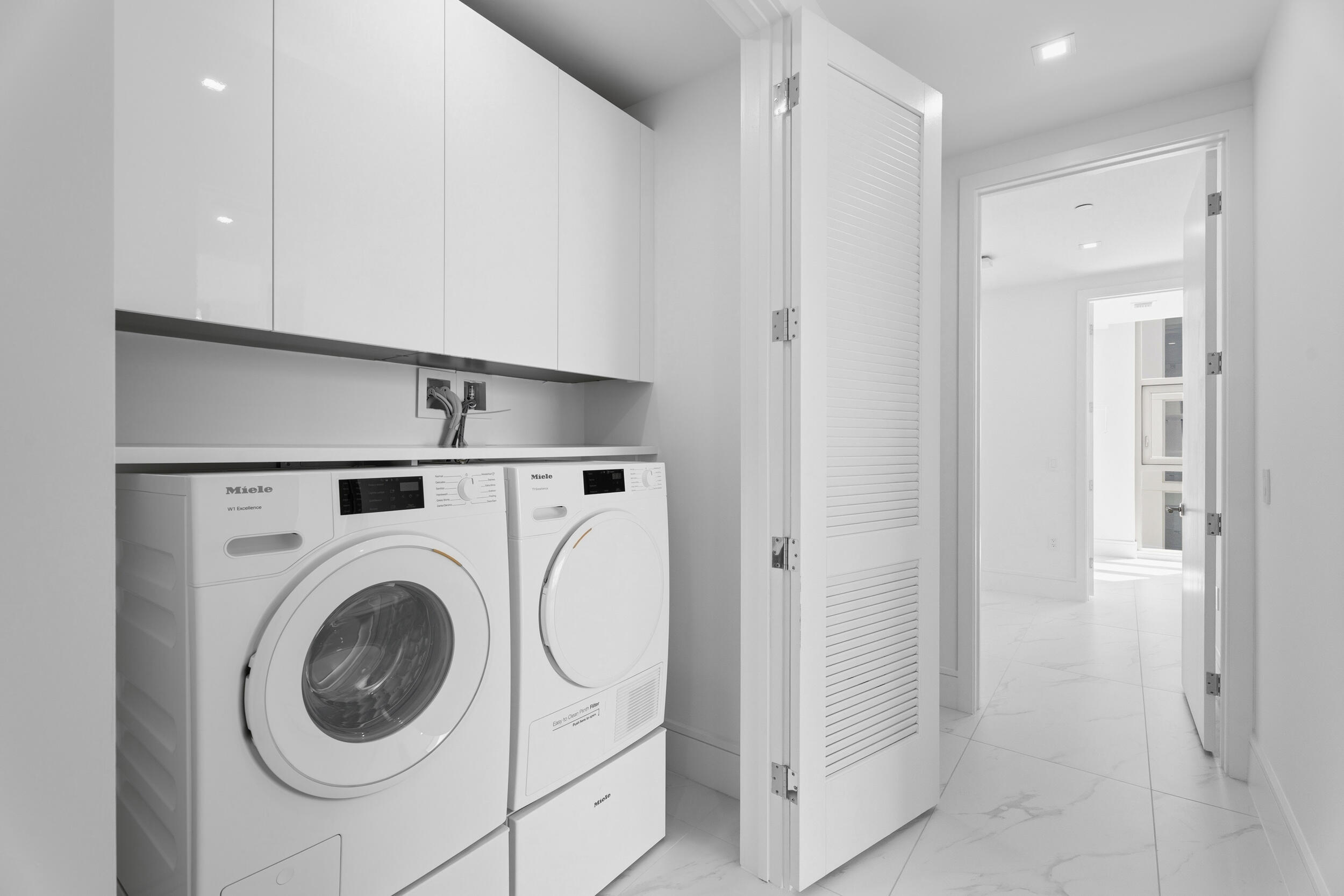 220 Lake Shore Drive 1523