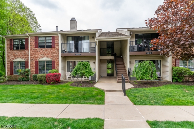 125 Woodward Ln