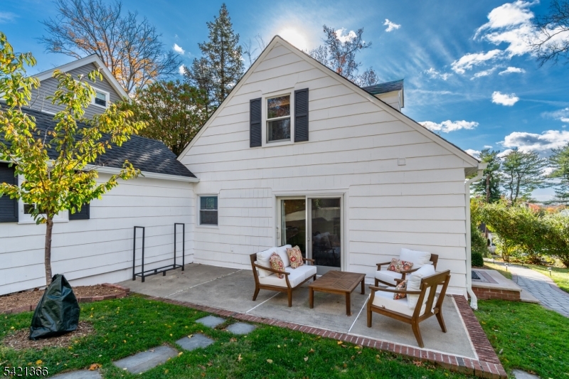6 Cape Ct