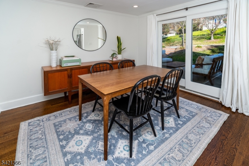 6 Cape Ct