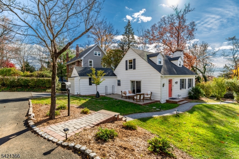 6 Cape Ct