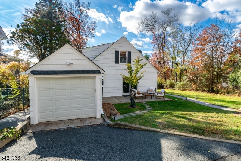 6 Cape Ct