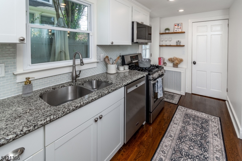 6 Cape Ct