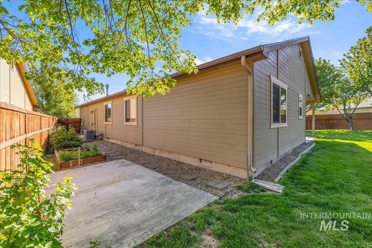 225 E Indian Rocks Ct