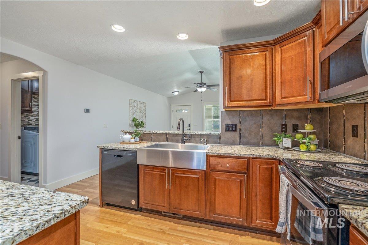 225 E Indian Rocks Ct