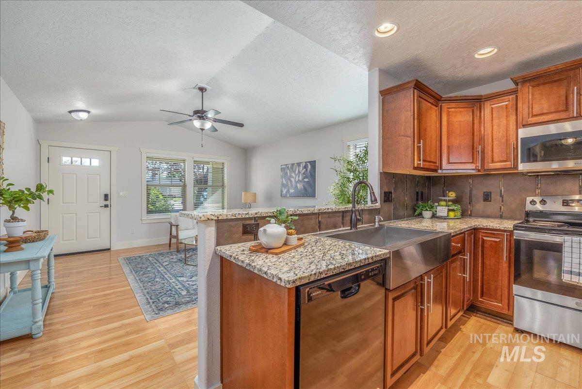 225 E Indian Rocks Ct