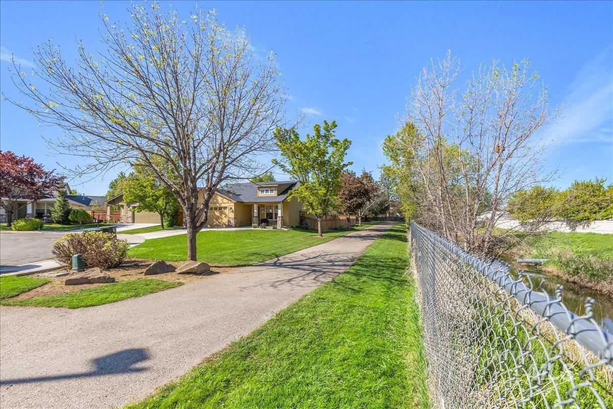 225 E Indian Rocks Ct