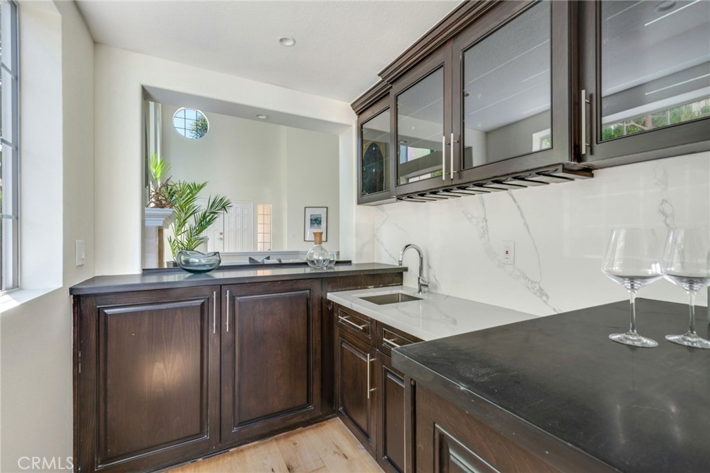 8 Beaconsfield