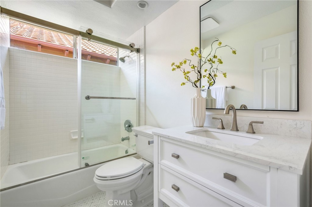 8 Beaconsfield