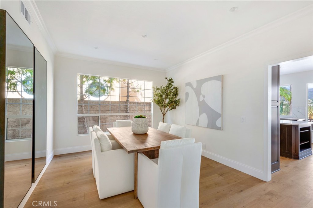 8 Beaconsfield