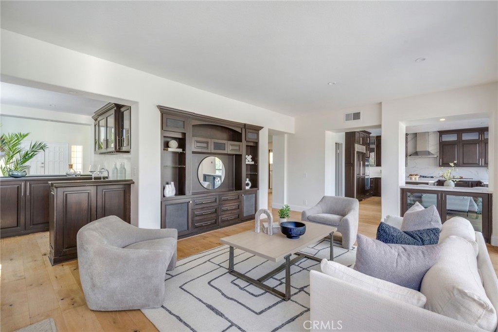 8 Beaconsfield