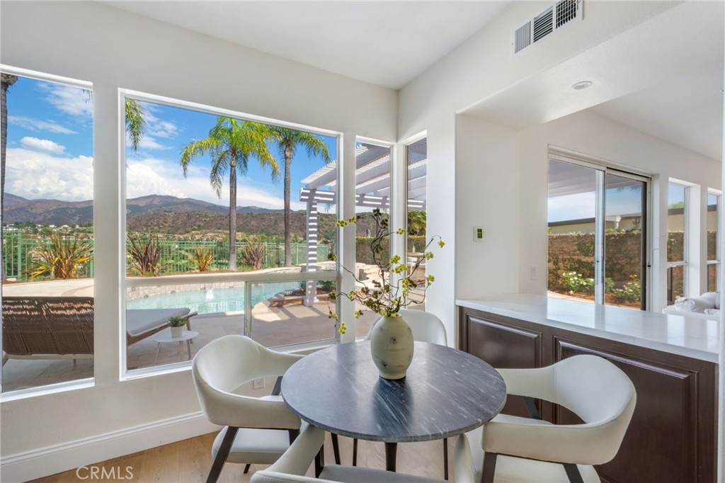 8 Beaconsfield
