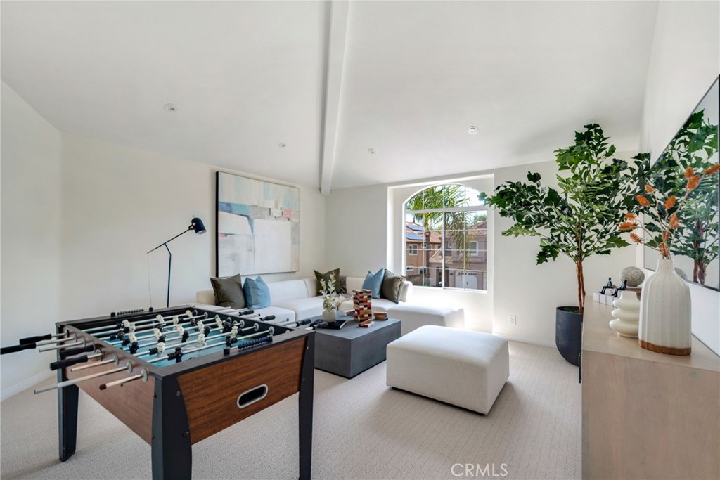 8 Beaconsfield