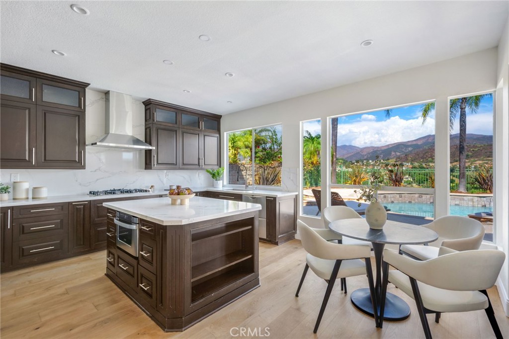 8 Beaconsfield