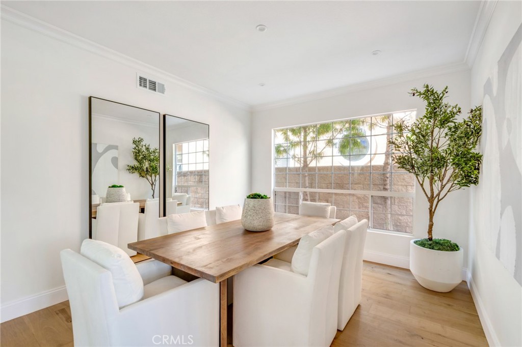 8 Beaconsfield