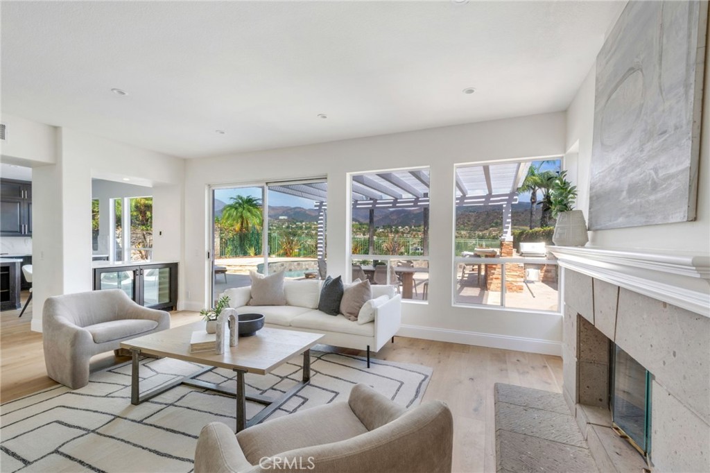 8 Beaconsfield