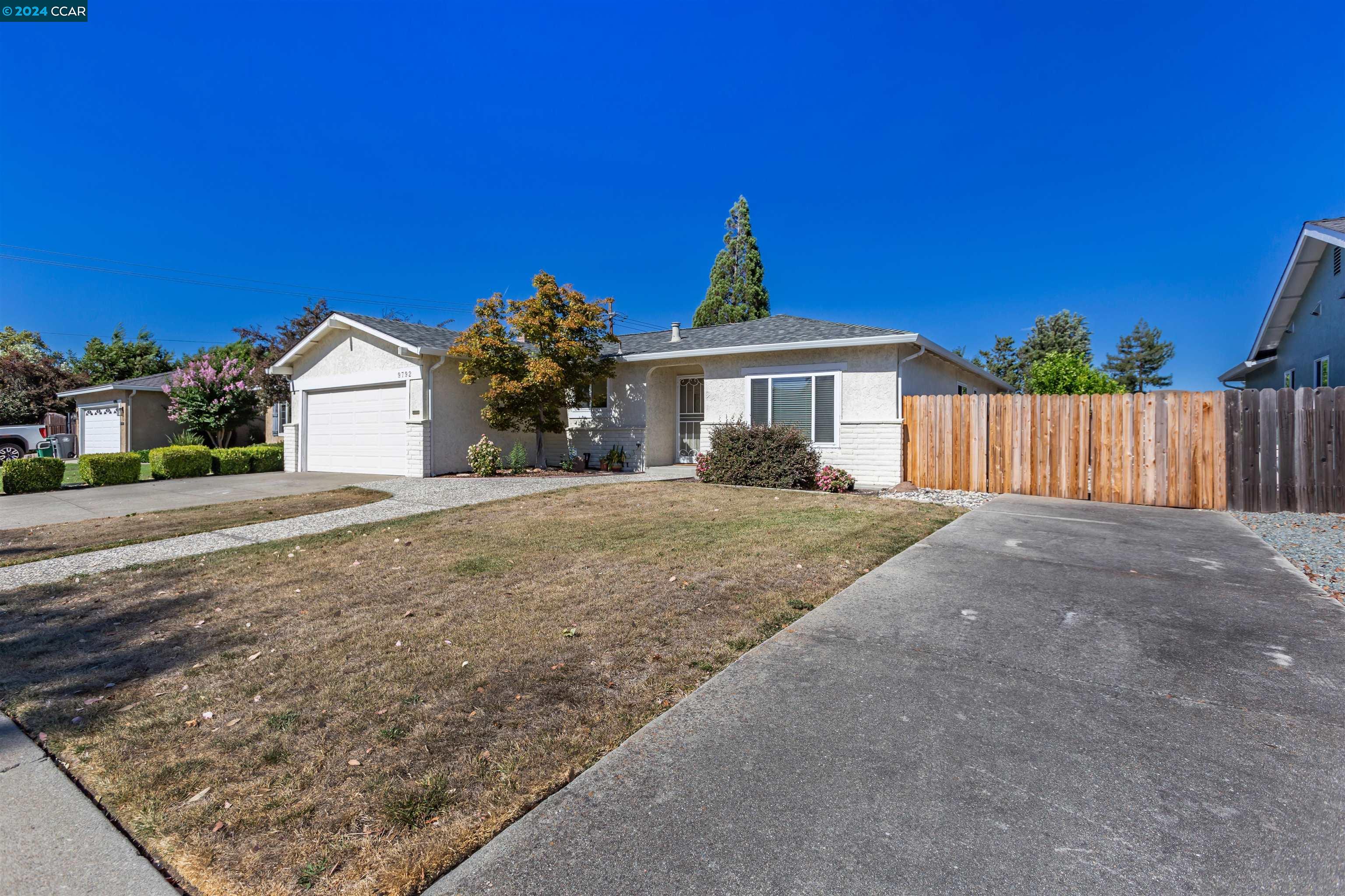9792 Broadmoor Dr