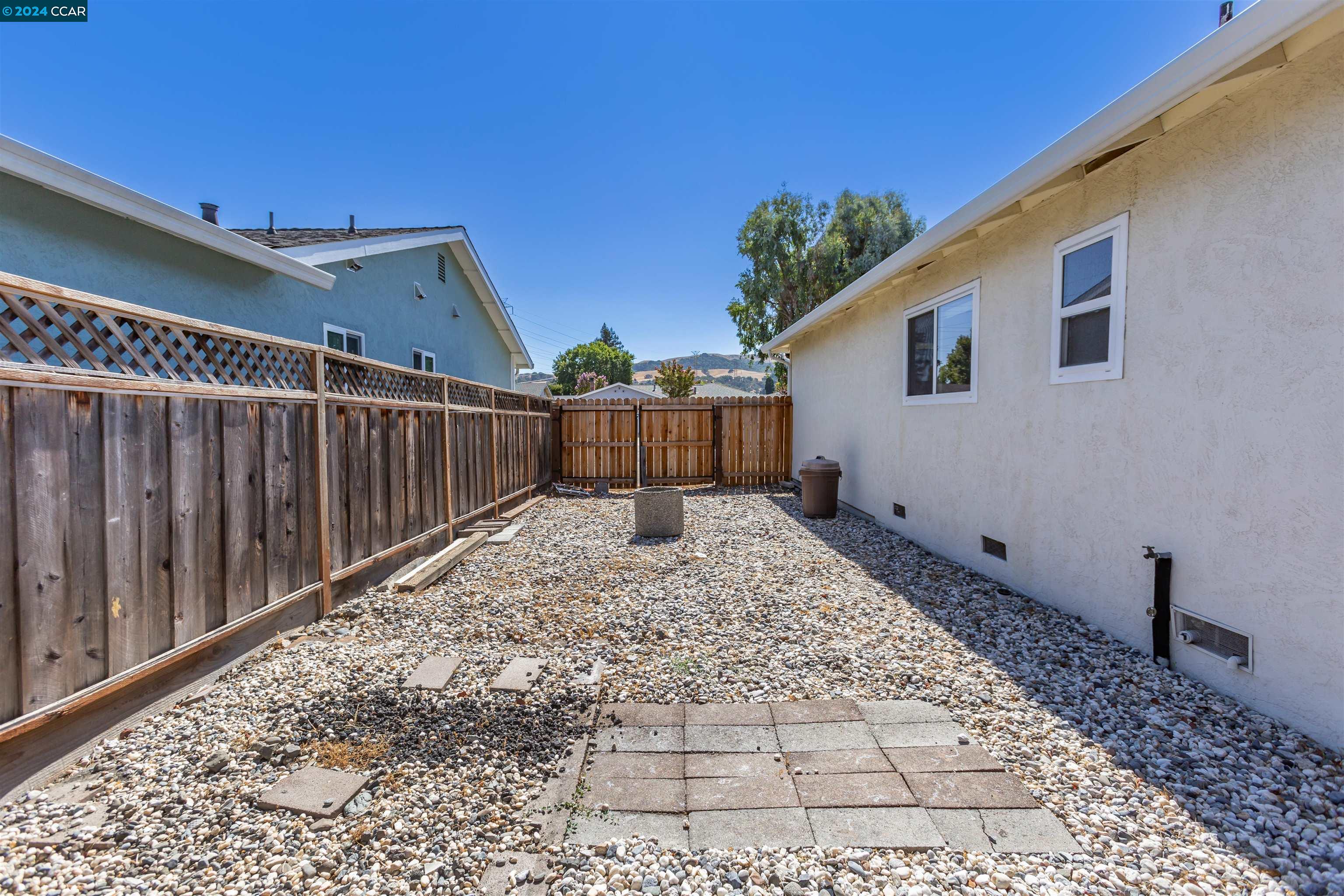 9792 Broadmoor Dr