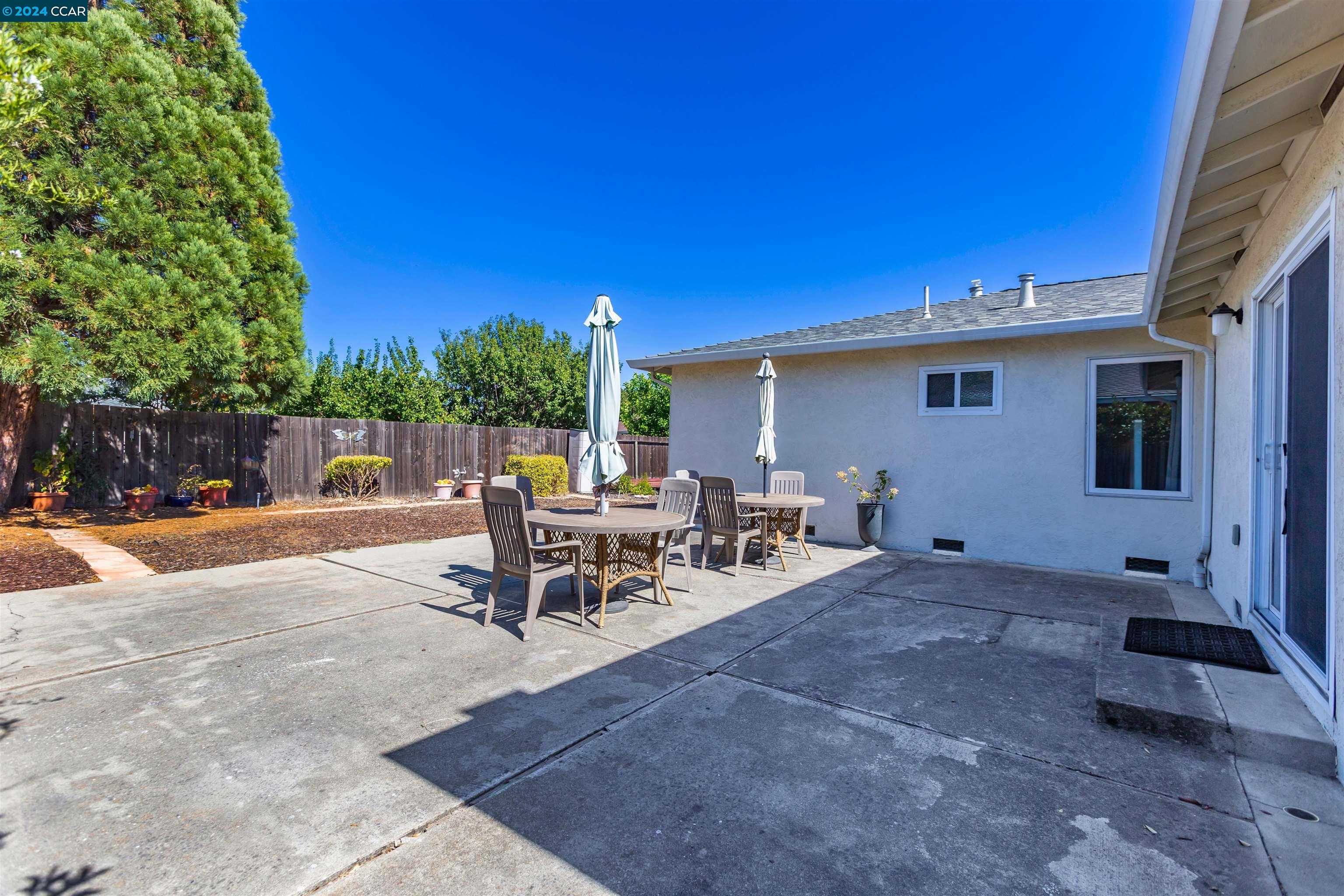 9792 Broadmoor Dr