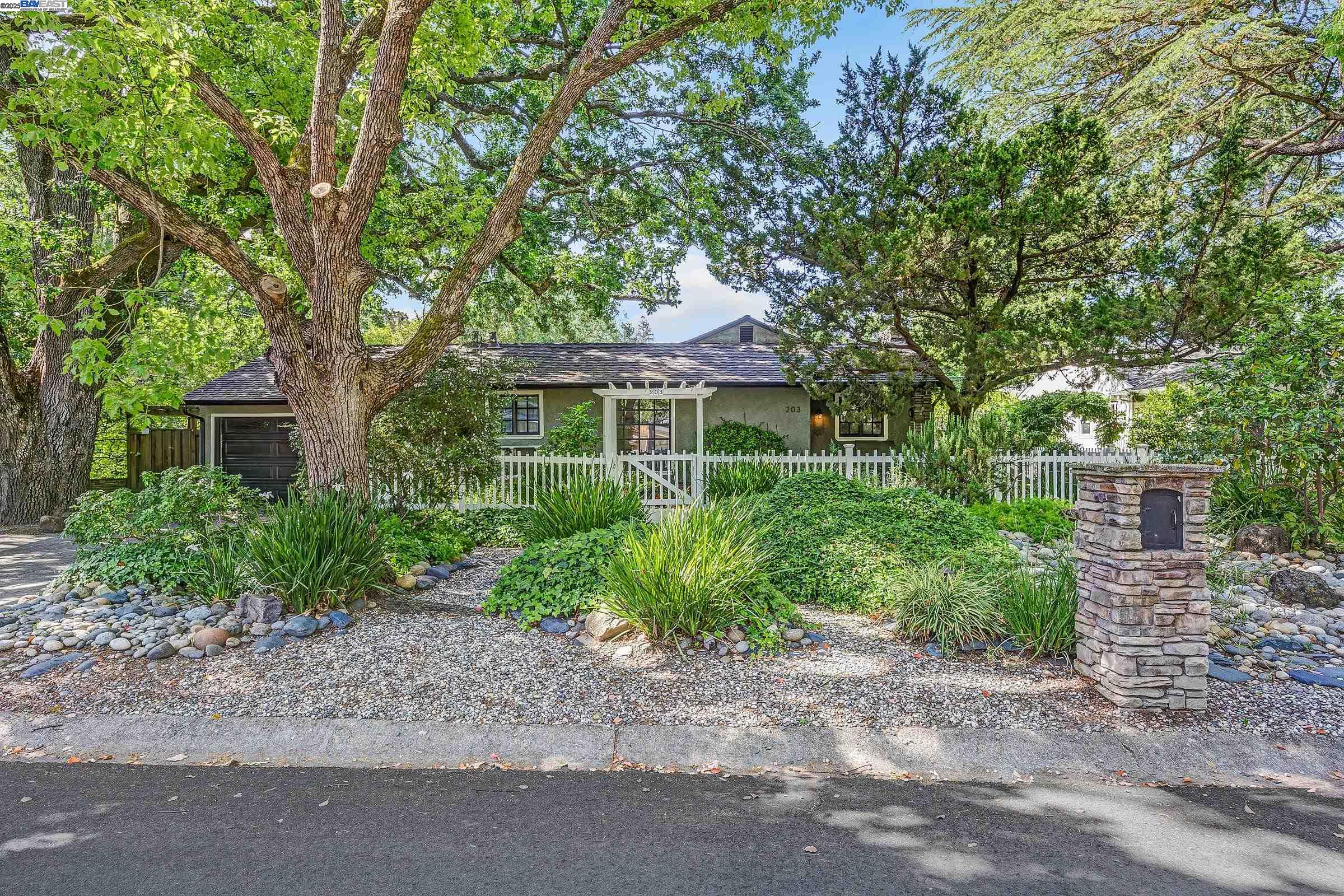 203 Roberta Ave