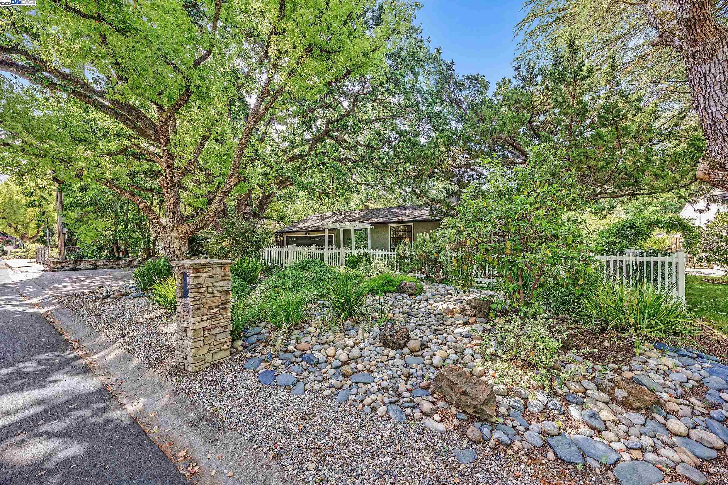 203 Roberta Ave